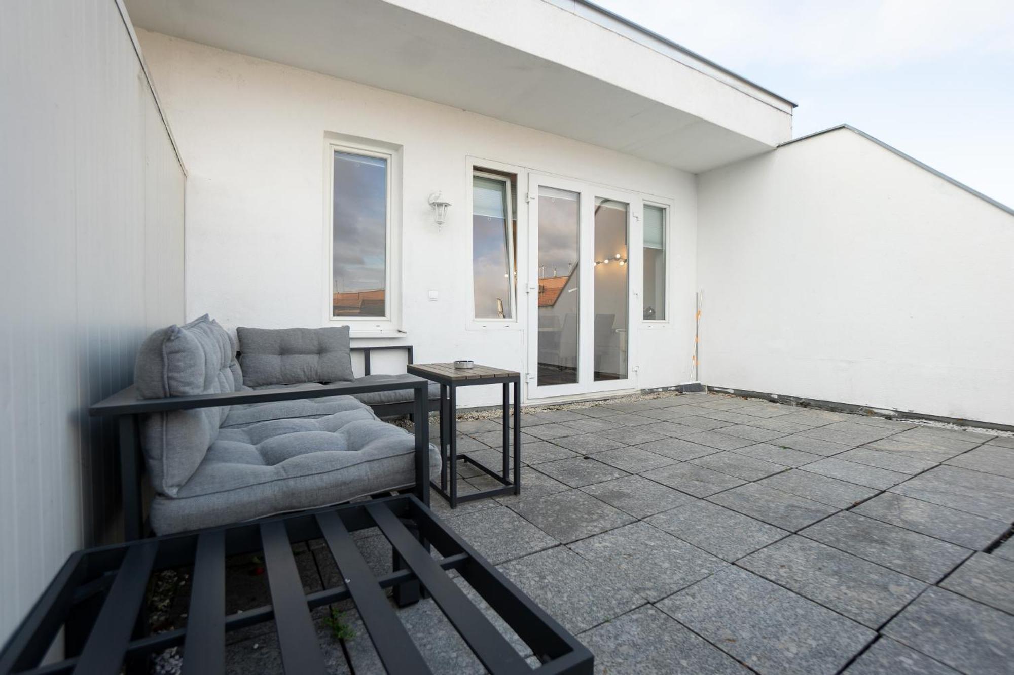 Apartment With A Private Terrace Located Right Near Belvedere Castle, 15 Minutes Away From Stephansdom فيينا المظهر الخارجي الصورة