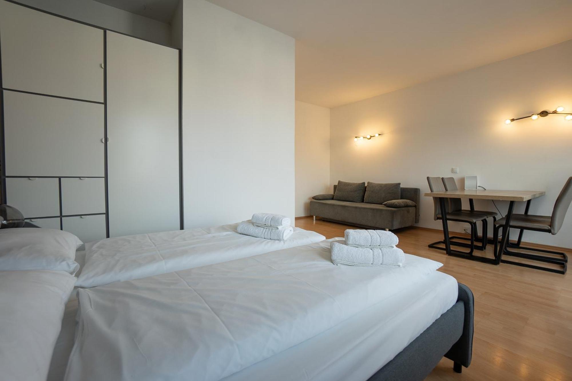 Apartment With A Private Terrace Located Right Near Belvedere Castle, 15 Minutes Away From Stephansdom فيينا المظهر الخارجي الصورة