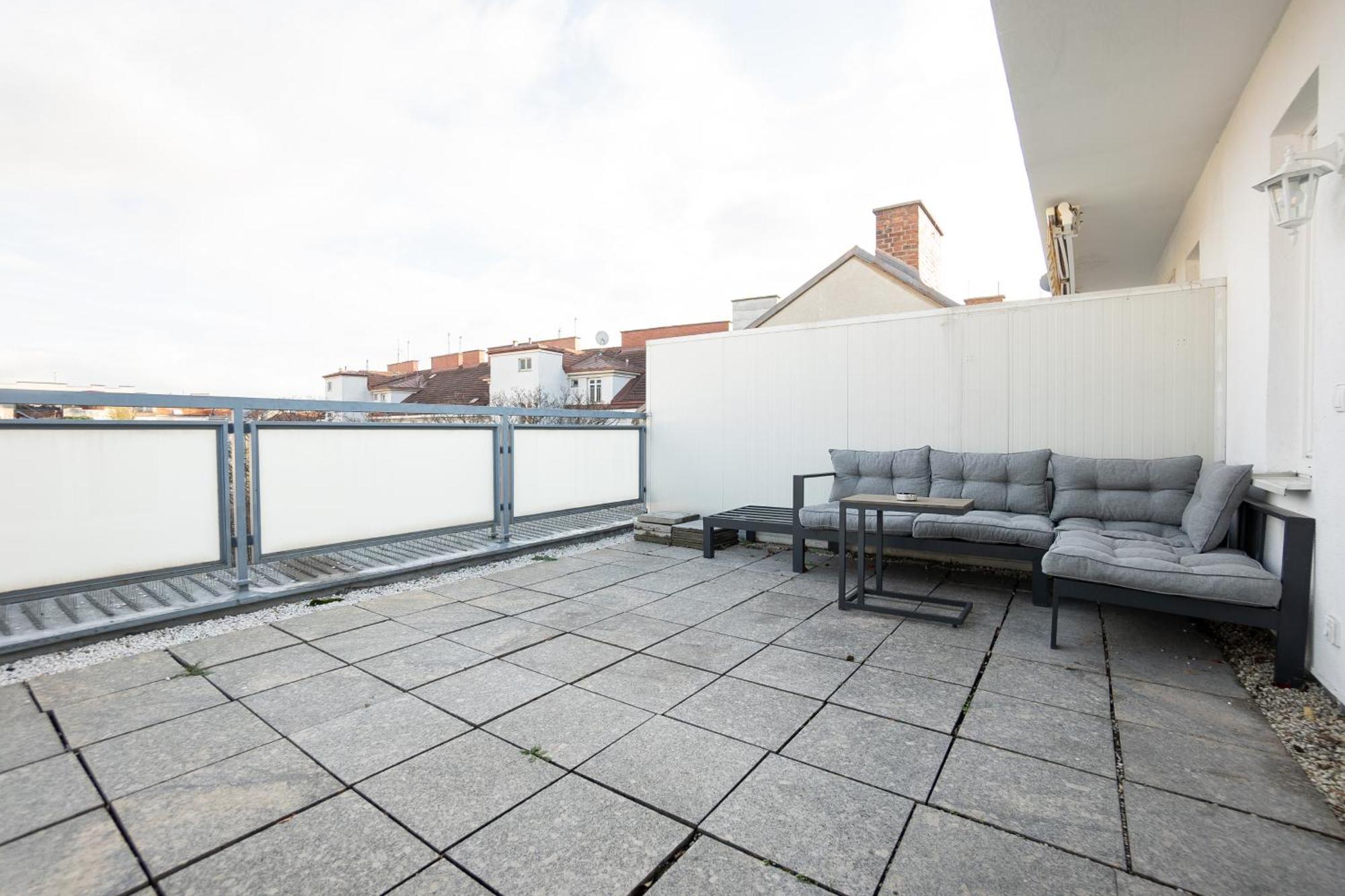 Apartment With A Private Terrace Located Right Near Belvedere Castle, 15 Minutes Away From Stephansdom فيينا المظهر الخارجي الصورة