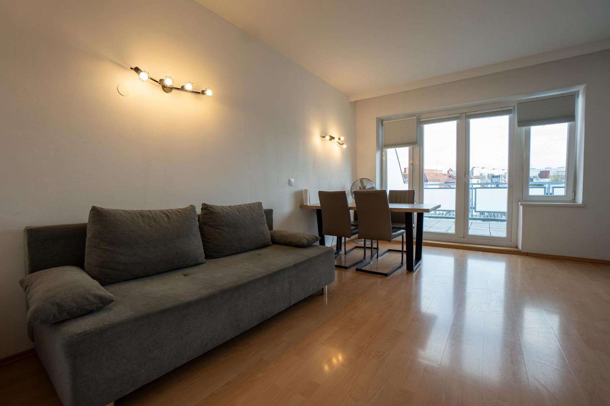 Apartment With A Private Terrace Located Right Near Belvedere Castle, 15 Minutes Away From Stephansdom فيينا المظهر الخارجي الصورة